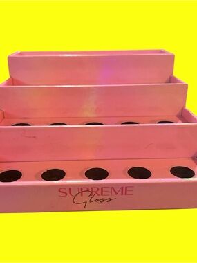 Jeffree Star Cosmetics • Supreme Gloss stand